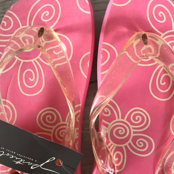 New banana peel flip flops - Picture 3 of 6